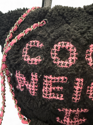 Chanel Coco Neige Shearling and Leather Trim 2way Bucket Bag FW2019 Runway